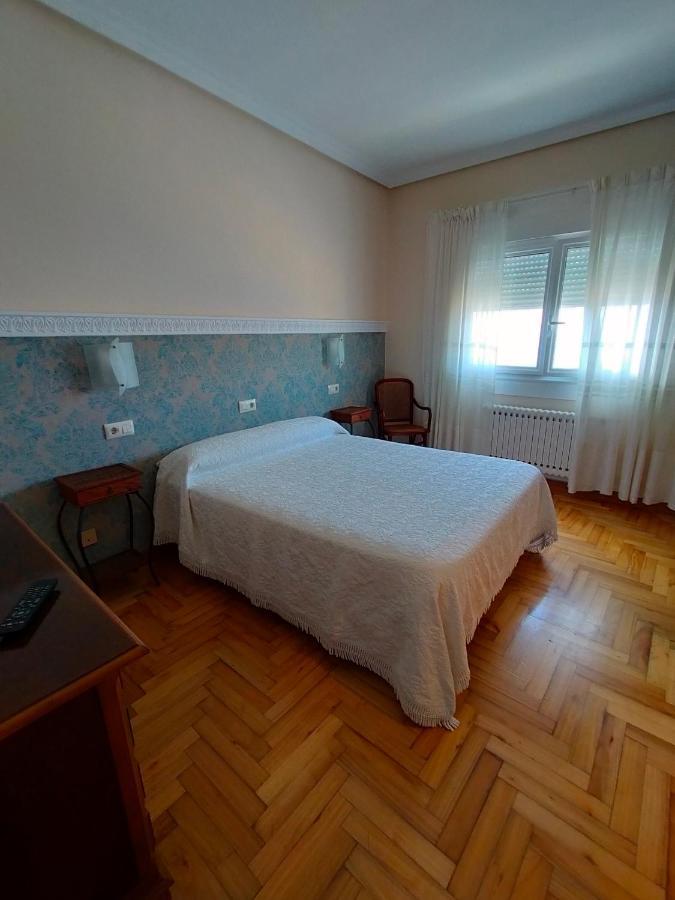 Hotel Rompeolas